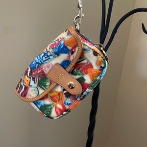 Wristlet purse